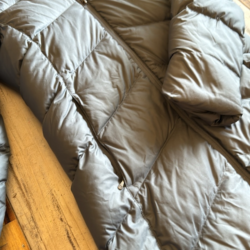 Women’s knee length Marmot grey puff coat, size XS - Picture 4 of 10
